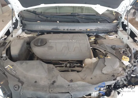 2019 Jeep Cherokee Latitude 4X4 z USA, uszkodzony, nr VIN 1C4PJMCX1KD232260